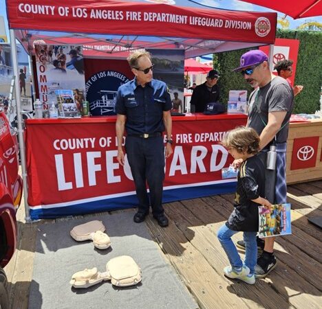 Lifeguard Division Teaches Hands-Only CPR at Pier 360 Festival