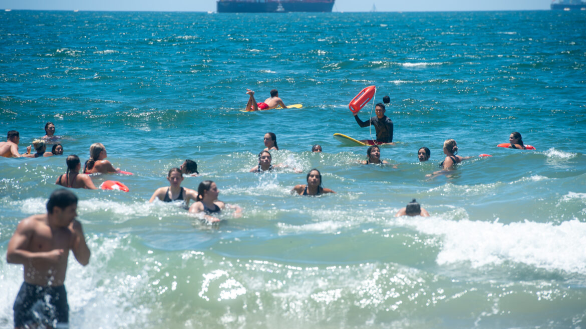 On Saturday, May 30 and Sunday, May 31, the County of Los Angeles Fire Department (LACoFD) Lifeguard Division was joined by the Women’s Fire League and Office of Diversity, Equity, and Inclusion hosted the fifth annual Women’s Lifeguard Prep Academy (WLPA) in Playa del Rey.