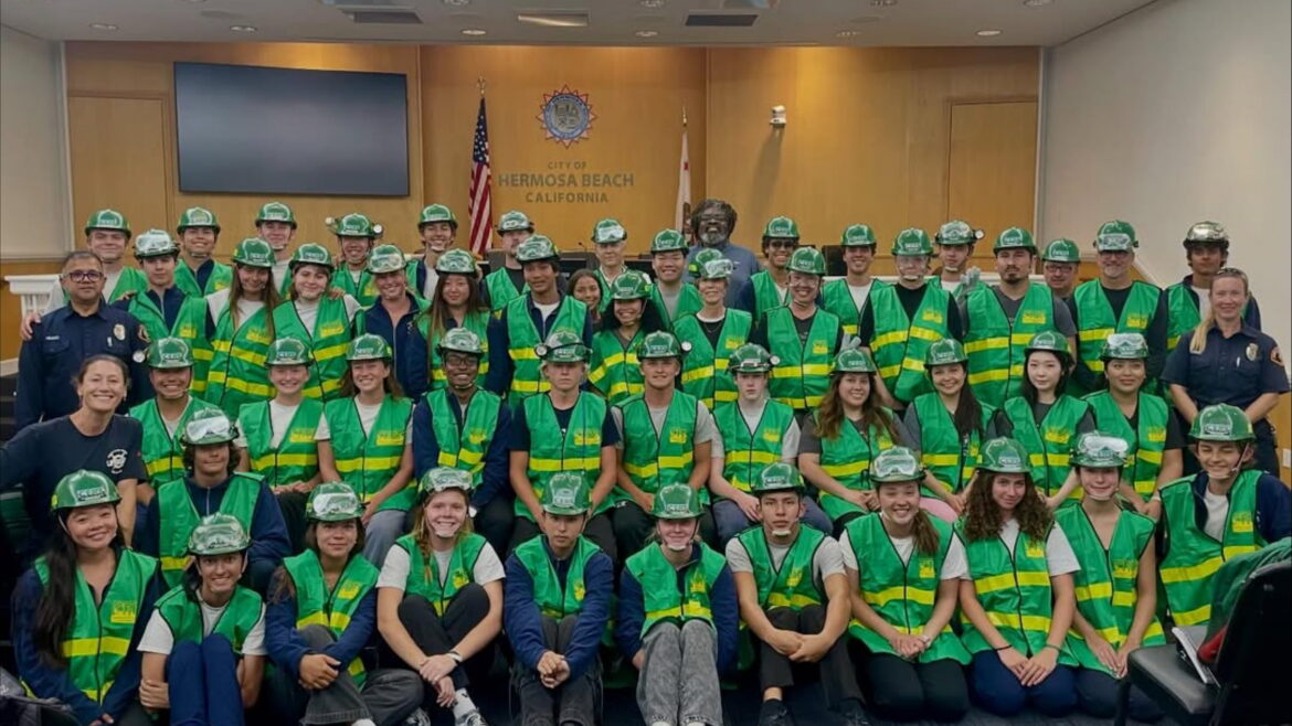 The County of Los Angeles Fire Department (LACoFD) congratulates 44 participants, including local residents and Lifeguard Division Junior Lifeguards, for completing the 20-hour Community Emergency Response Team (CERT) training in Hermosa Beach.