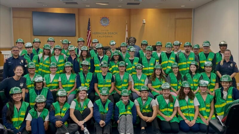 The County of Los Angeles Fire Department (LACoFD) congratulates 44 participants, including local residents and Lifeguard Division Junior Lifeguards, for completing the 20-hour Community Emergency Response Team (CERT) training in Hermosa Beach.
